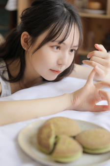 女朋友的妺妺2HD在线直播